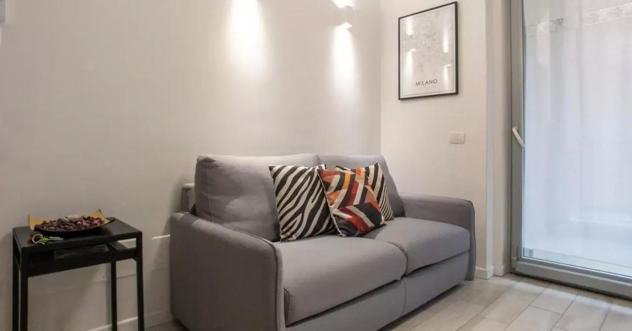 Modern Apartment In Milan Italy